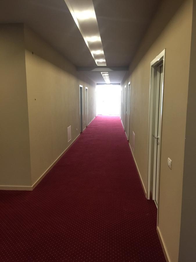 Herges Hotel Durrës Eksteriør bilde