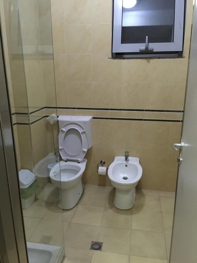 Herges Hotel Durrës Eksteriør bilde