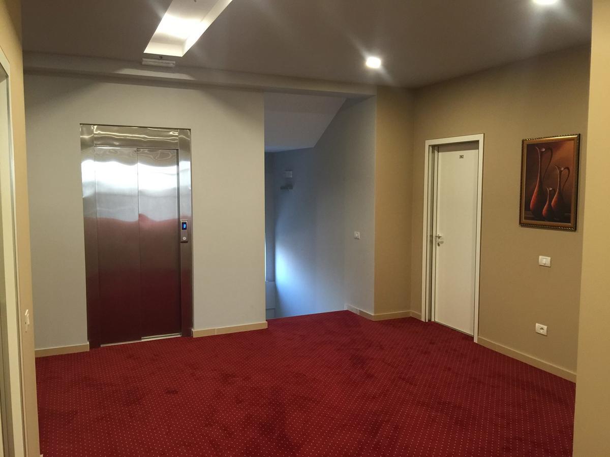 Herges Hotel Durrës Eksteriør bilde