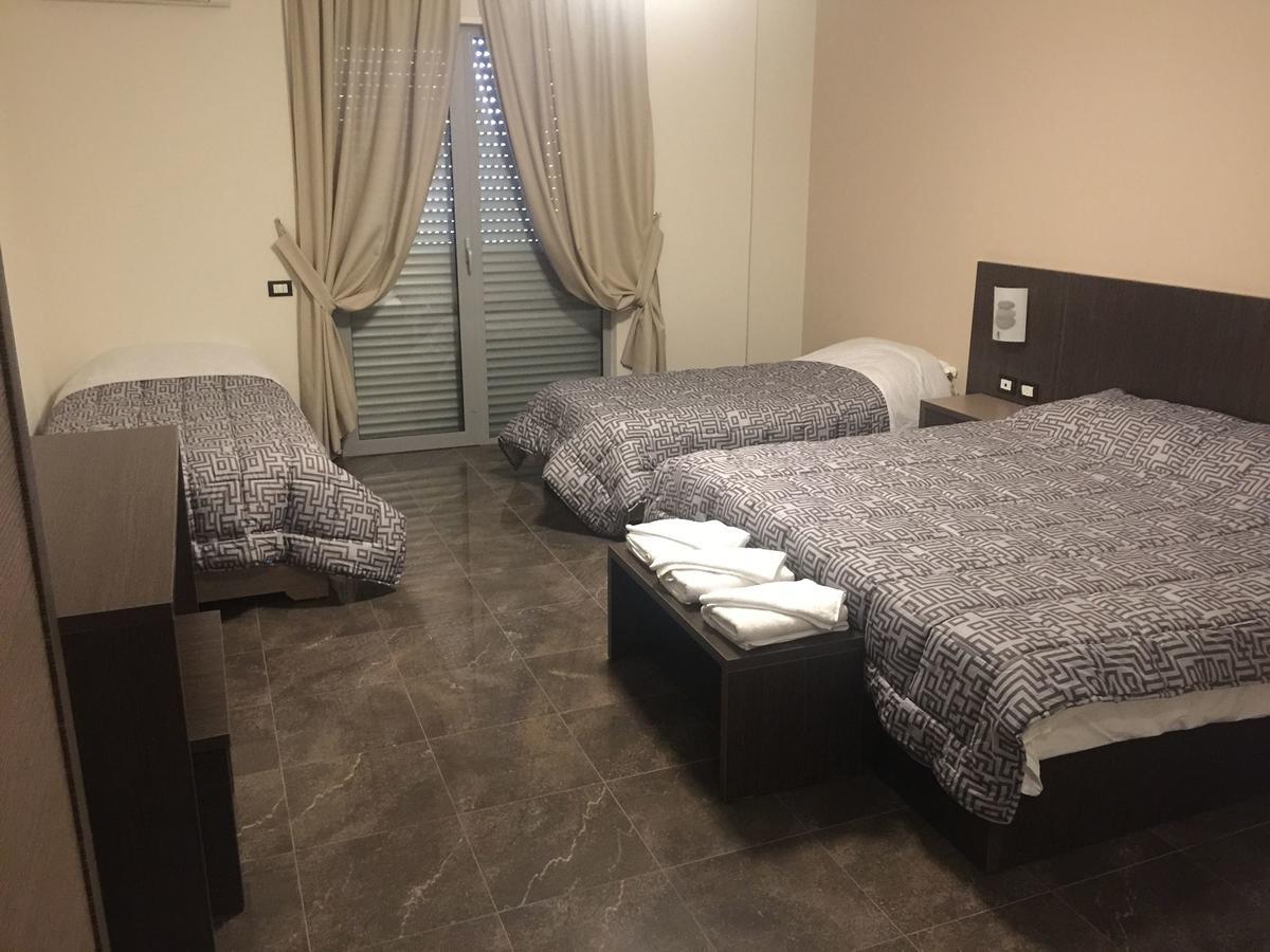 Herges Hotel Durrës Eksteriør bilde