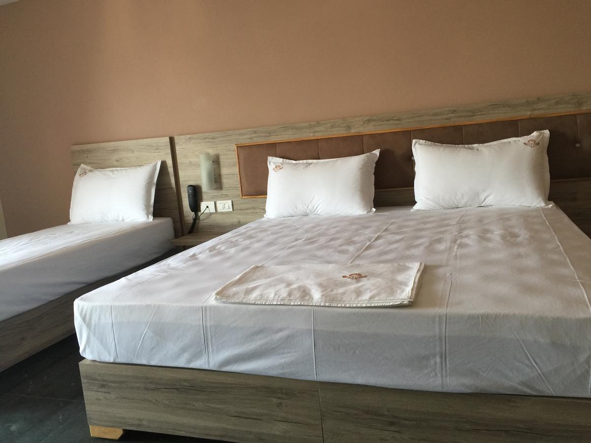 Herges Hotel Durrës Eksteriør bilde