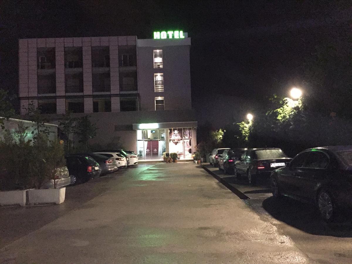 Herges Hotel Durrës Eksteriør bilde