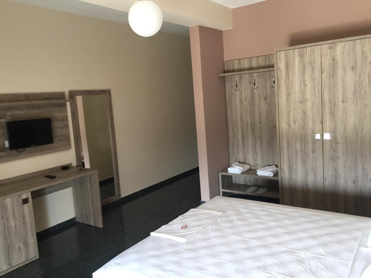 Herges Hotel Durrës Eksteriør bilde